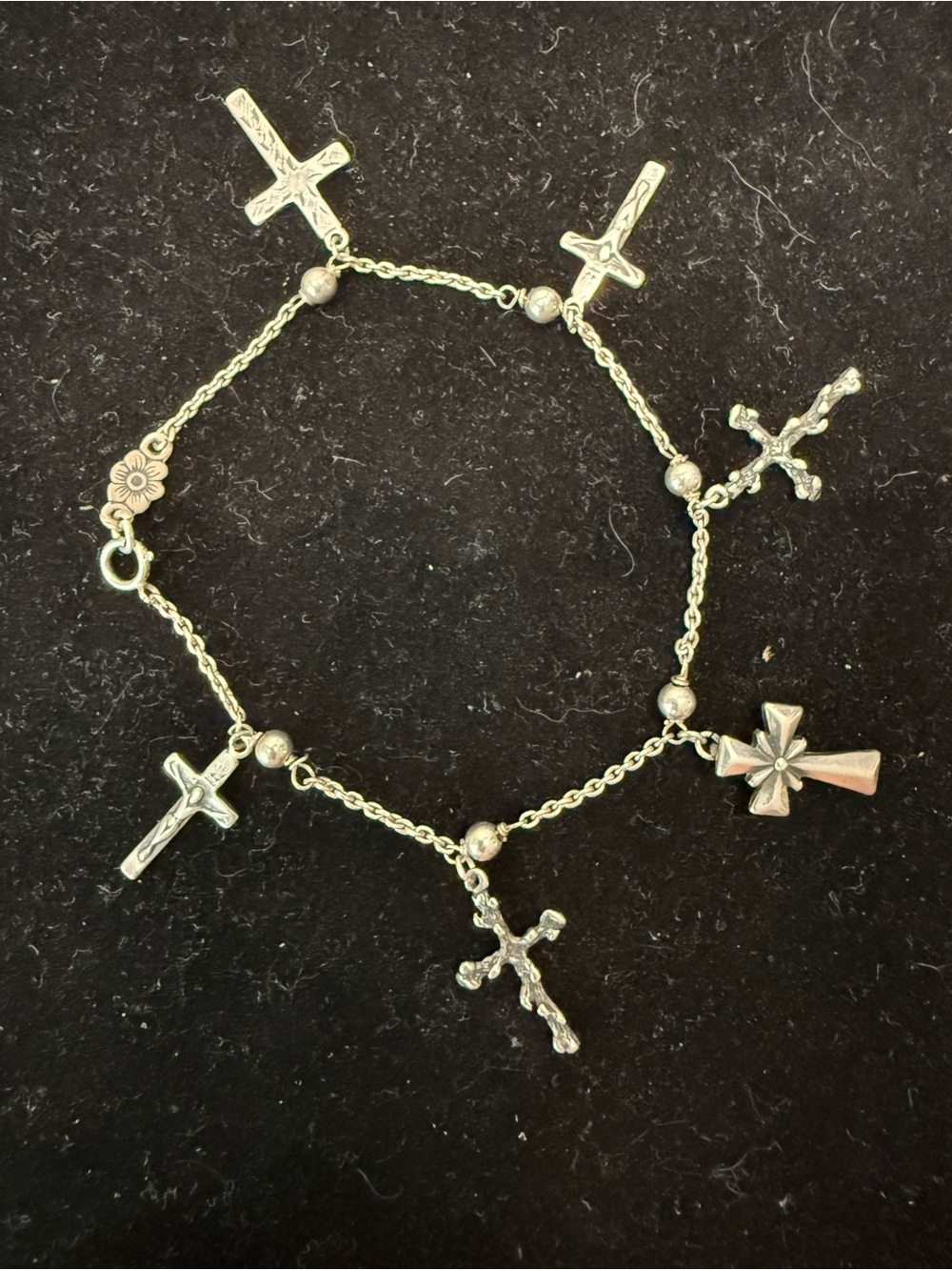 Vintage Sterling Six Cross Charm Religious Bracelet 6.5 Grams. 905. 7.5 In